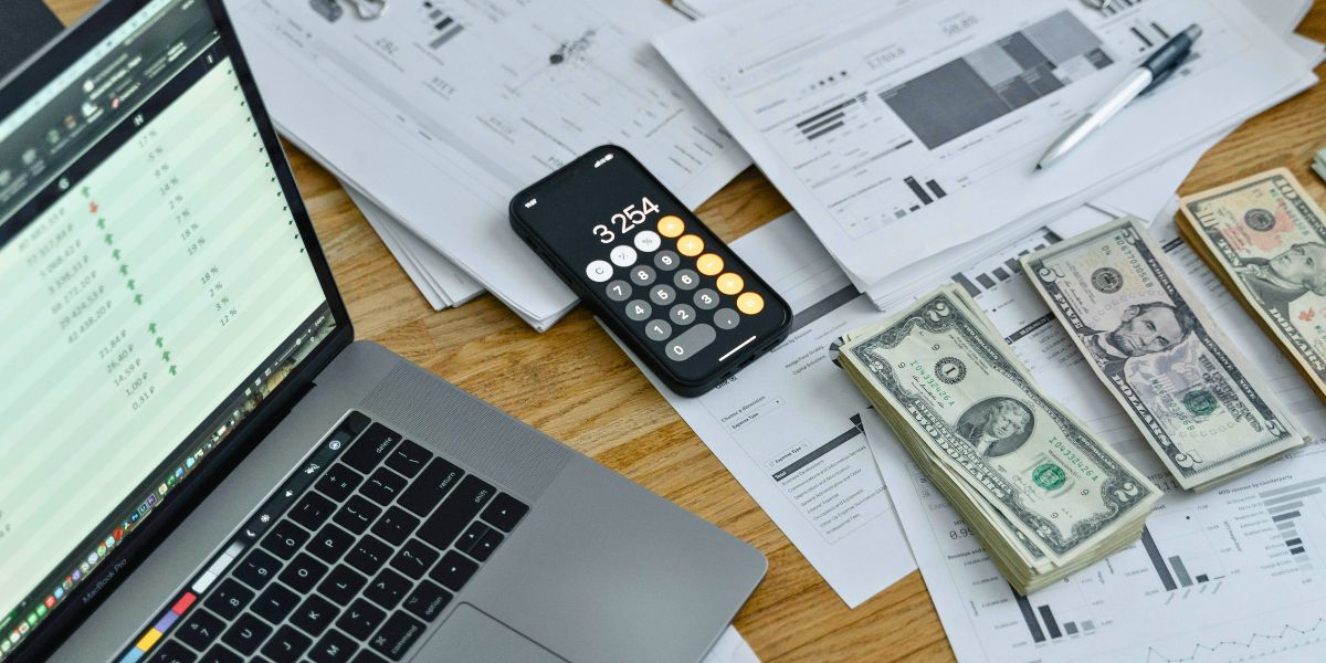 Blog Main: Accoutant Receives Due Payment